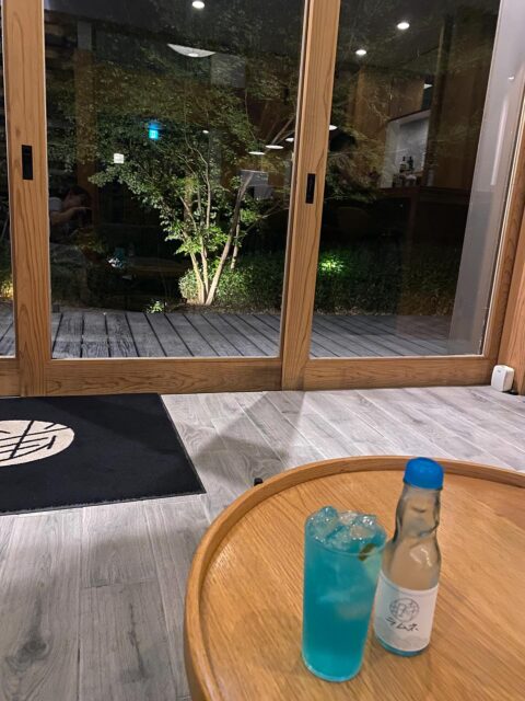 오이타현 벳푸에 왔습니다. 온천으로 유명한 도시입니다. 이 호텔은 내 집에 있는 것처럼 편안한 공간입니다. 다음에도 이곳에 숙박하고 싶어요. 대만인 스태프이 친절하고 즐거웠습니다.

I am in Beppu, Oita Prefecture. It is a city famous for hot springs. This hotel makes me feel at home. I hope to stay here again. The Taiwanese staff is friendly and fun.

#온천 #오이타 #벳푸 #塒